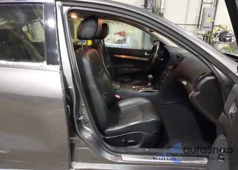 2015 Infiniti Q40 z USA, uszkodzony, nr VIN JN1CV6AR8FM522121